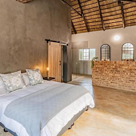 Featherwood Farm & Nyala Lodge Rayton Екстериор снимка