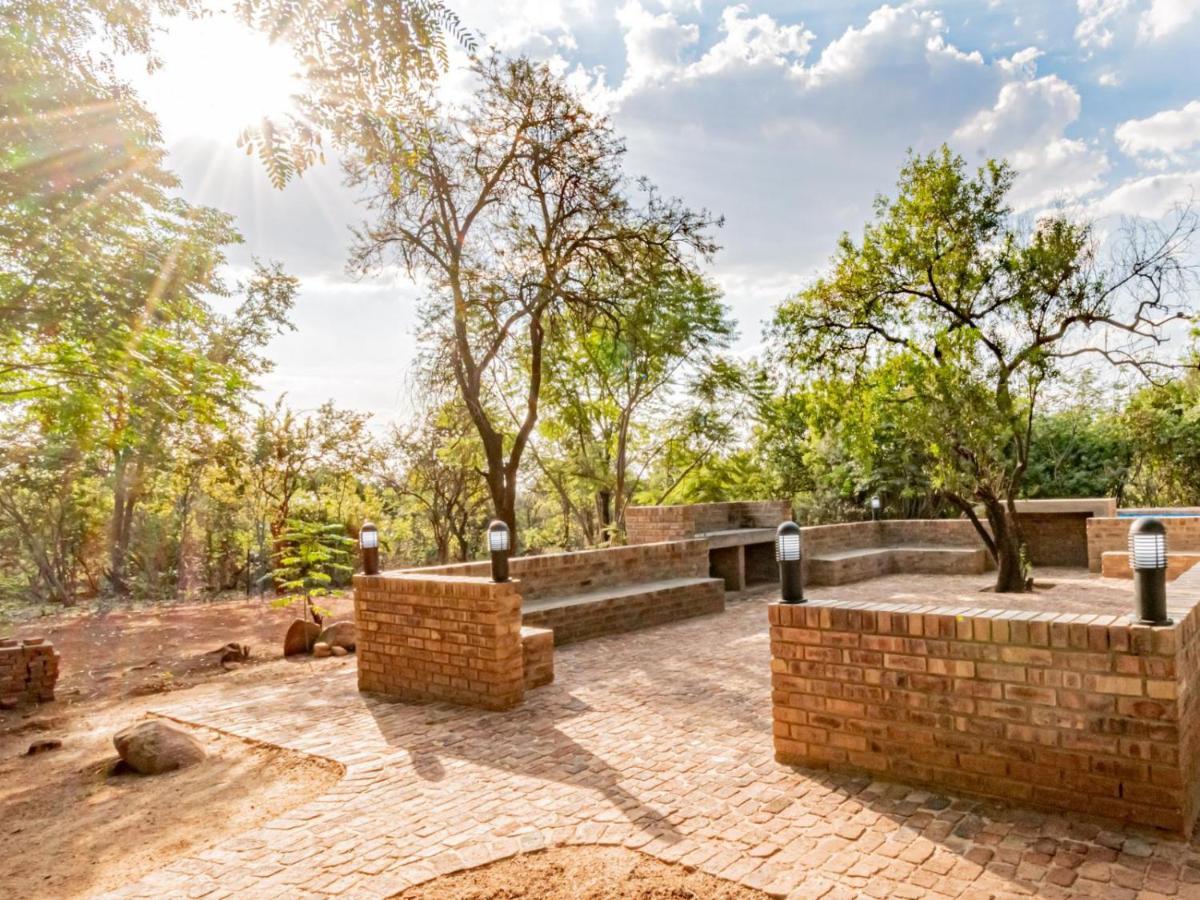 Featherwood Farm & Nyala Lodge Rayton Екстериор снимка