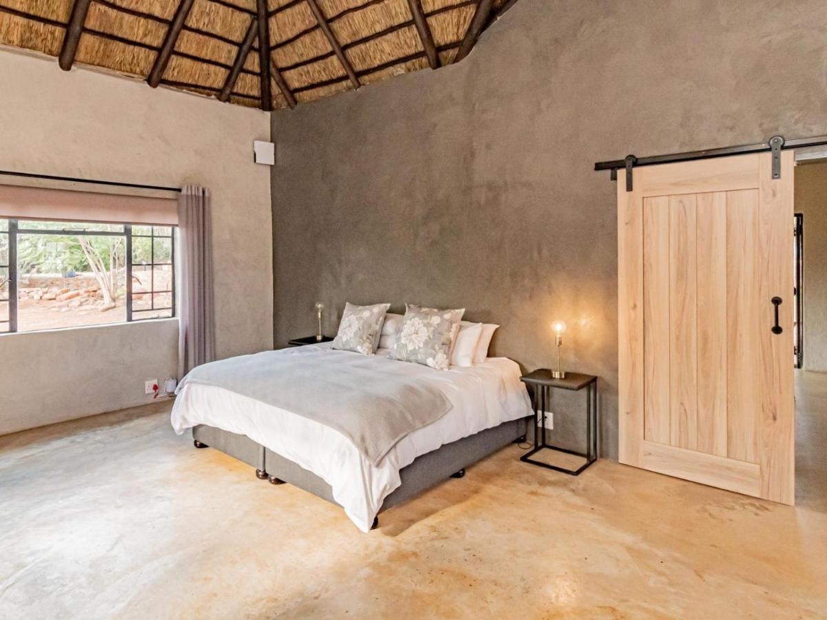 Featherwood Farm & Nyala Lodge Rayton Стая снимка